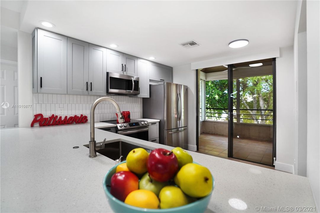 Vendido Recientemente: $400,000 (3 camas, 3 baños, 1710 Pies cuadrados)