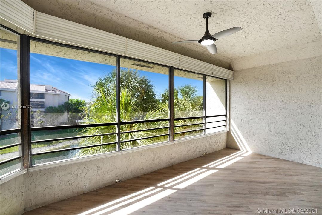 Vendido Recientemente: $400,000 (3 camas, 3 baños, 1710 Pies cuadrados)