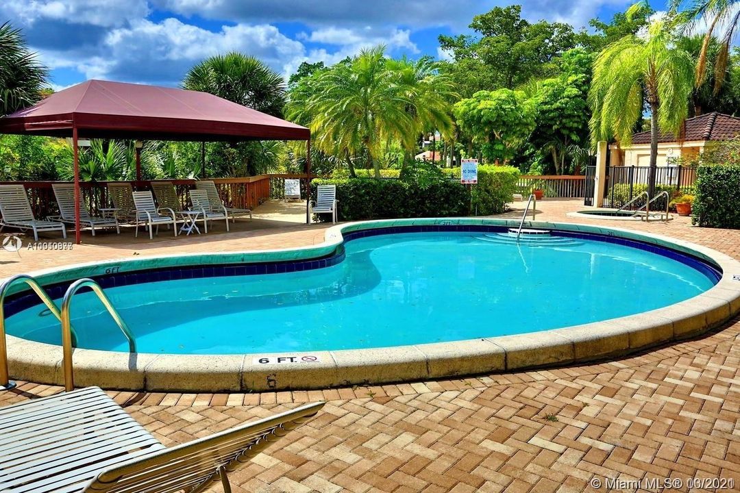 Vendido Recientemente: $400,000 (3 camas, 3 baños, 1710 Pies cuadrados)