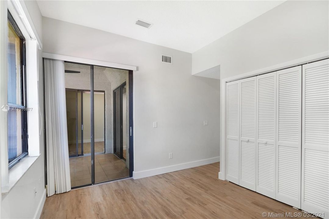 Vendido Recientemente: $400,000 (3 camas, 3 baños, 1710 Pies cuadrados)
