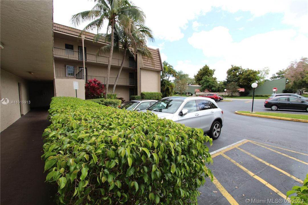 Vendido Recientemente: $85,900 (2 camas, 2 baños, 950 Pies cuadrados)