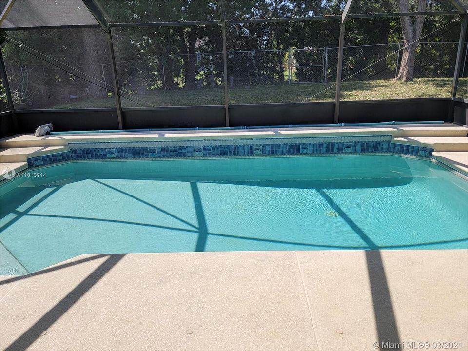 Recently Sold: $279,999 (3 beds, 2 baths, 1525 Square Feet)