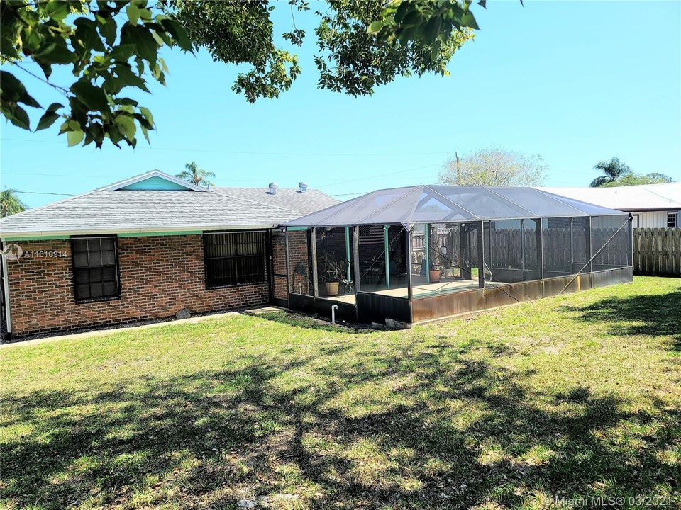 Recently Sold: $279,999 (3 beds, 2 baths, 1525 Square Feet)