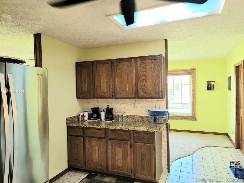 Recently Sold: $279,999 (3 beds, 2 baths, 1525 Square Feet)