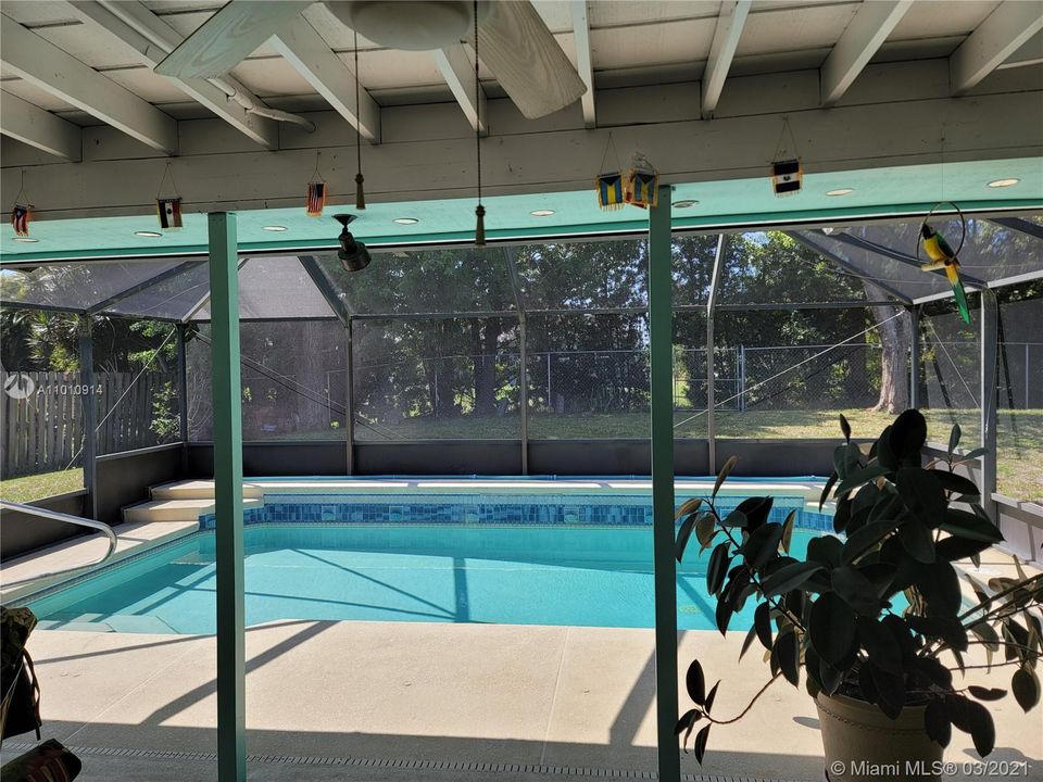Recently Sold: $279,999 (3 beds, 2 baths, 1525 Square Feet)