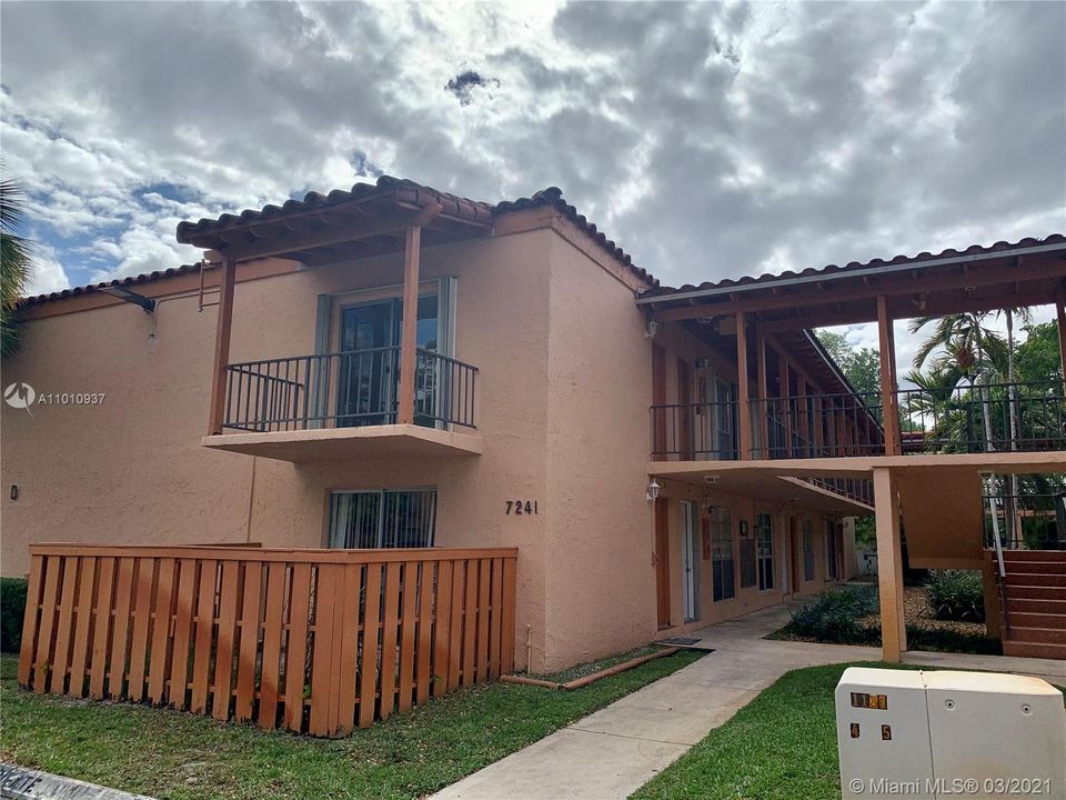 Vendido Recientemente: $169,000 (1 camas, 1 baños, 544 Pies cuadrados)