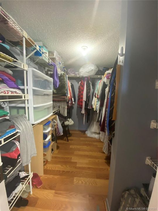 Recently Sold: $145,000 (2 beds, 2 baths, 1350 Square Feet)