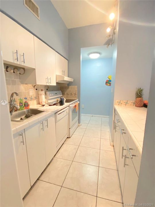 Recently Sold: $172,000 (2 beds, 2 baths, 840 Square Feet)