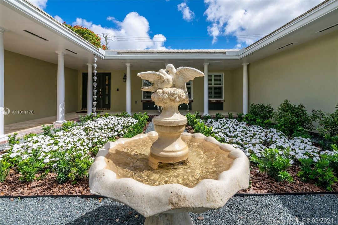 Recently Sold: $1,980,000 (4 beds, 4 baths, 3735 Square Feet)