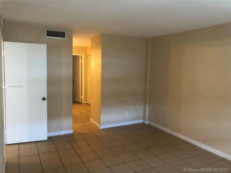 Vendido Recientemente: $129,000 (1 camas, 1 baños, 940 Pies cuadrados)