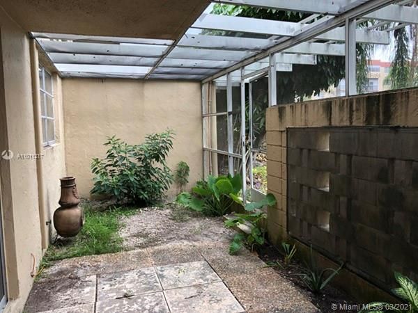 Vendido Recientemente: $129,000 (1 camas, 1 baños, 940 Pies cuadrados)