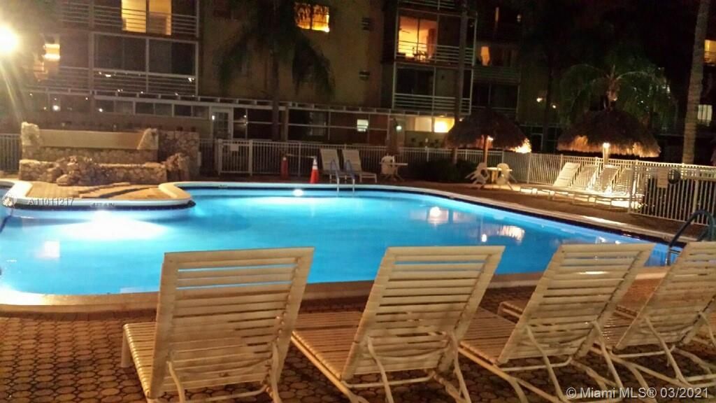 Vendido Recientemente: $129,000 (1 camas, 1 baños, 940 Pies cuadrados)