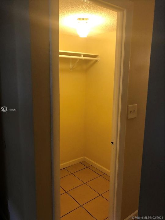 Vendido Recientemente: $129,000 (1 camas, 1 baños, 940 Pies cuadrados)