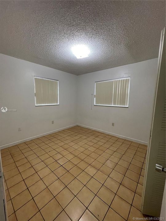 Recently Rented: $1,300 (2 beds, 1 baths, 3344 Square Feet)