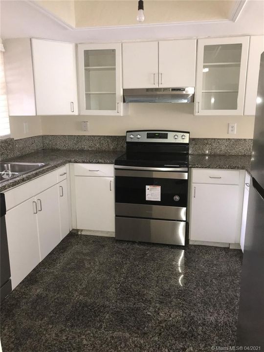 Recently Rented: $1,700 (2 beds, 2 baths, 1009 Square Feet)