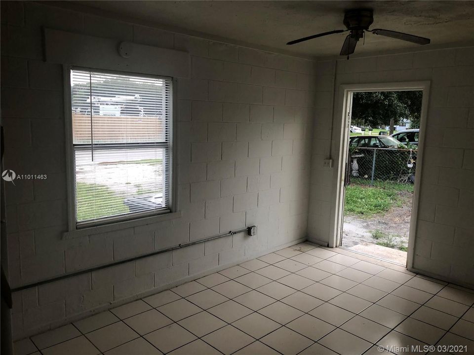 Vendido Recientemente: $91,000 (0 camas, 0 baños, 882 Pies cuadrados)