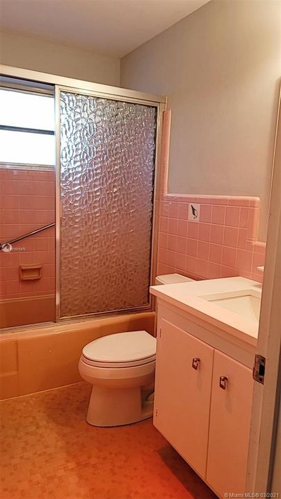 Недавно арендовано: $850 (0 спален, 1 ванн, 400 Квадратных фут)
