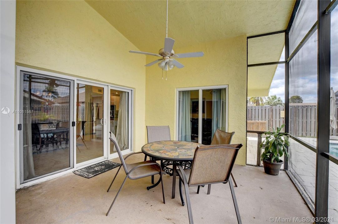 Vendido Recientemente: $450,000 (4 camas, 2 baños, 1874 Pies cuadrados)