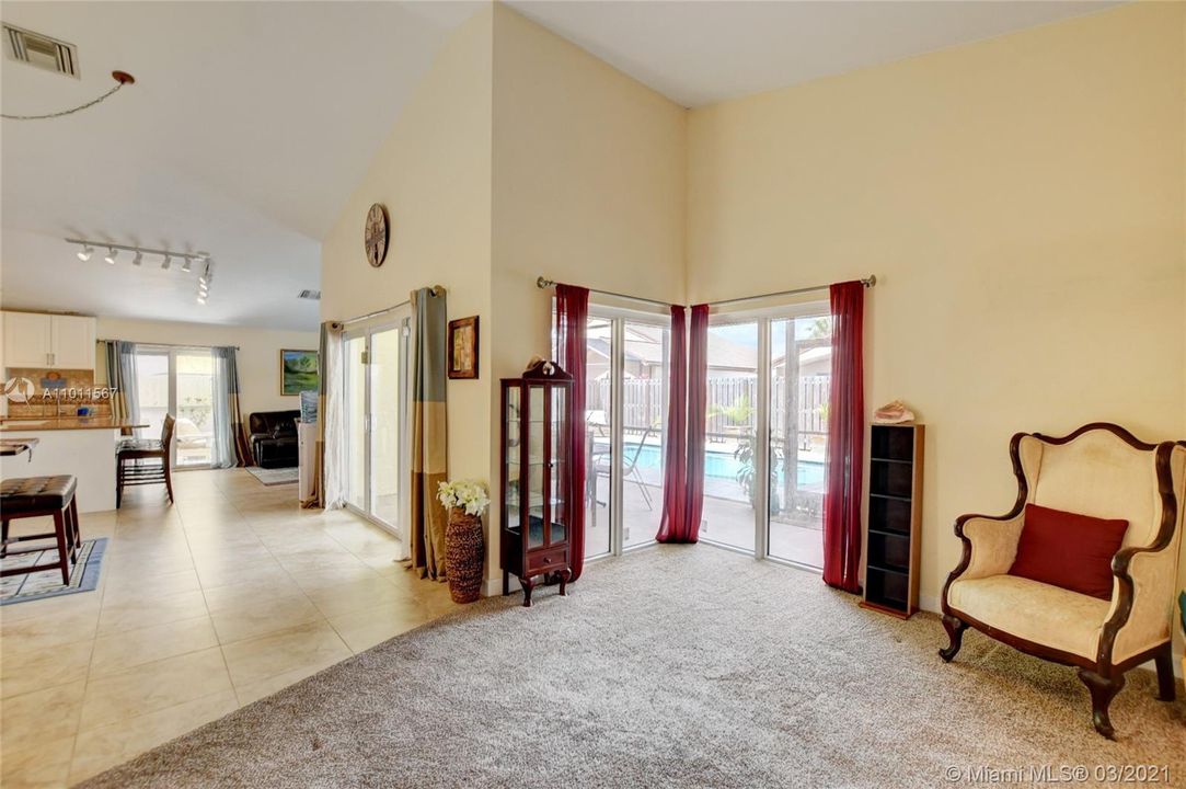 Vendido Recientemente: $450,000 (4 camas, 2 baños, 1874 Pies cuadrados)