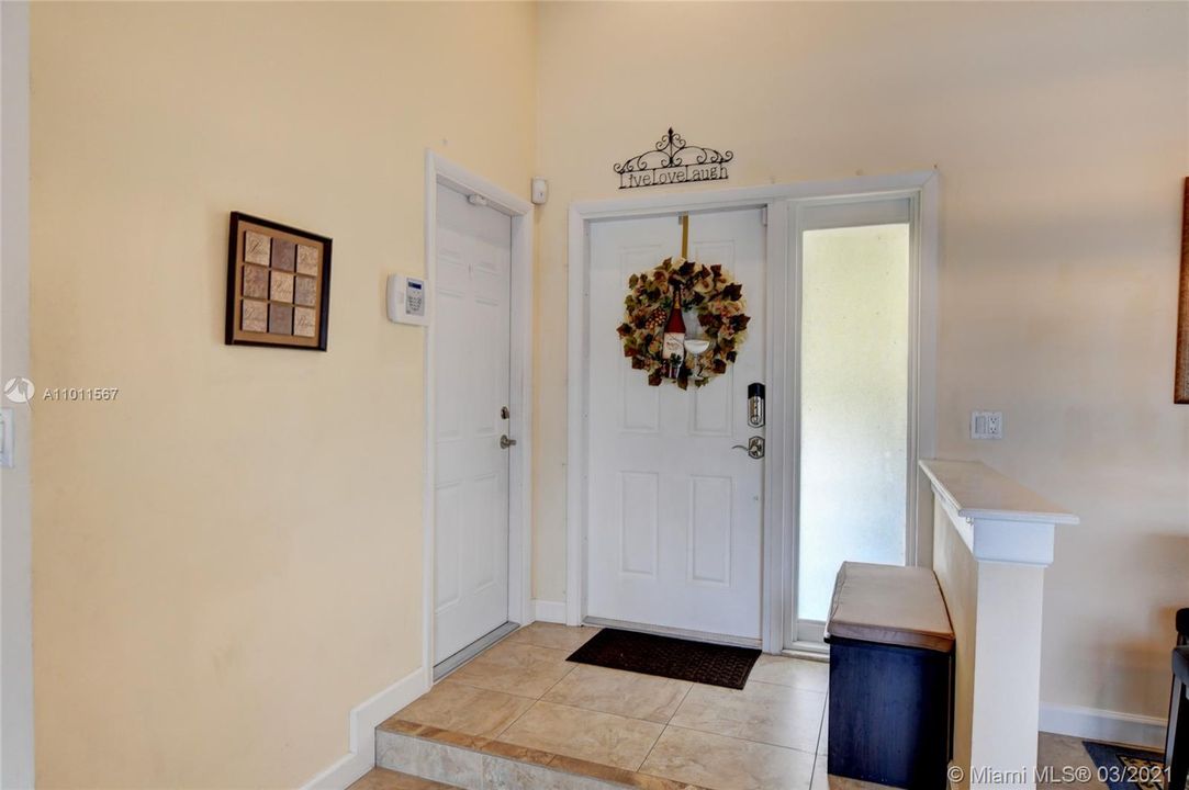 Vendido Recientemente: $450,000 (4 camas, 2 baños, 1874 Pies cuadrados)