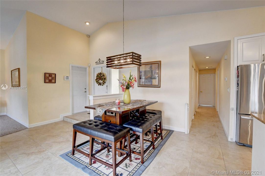Vendido Recientemente: $450,000 (4 camas, 2 baños, 1874 Pies cuadrados)