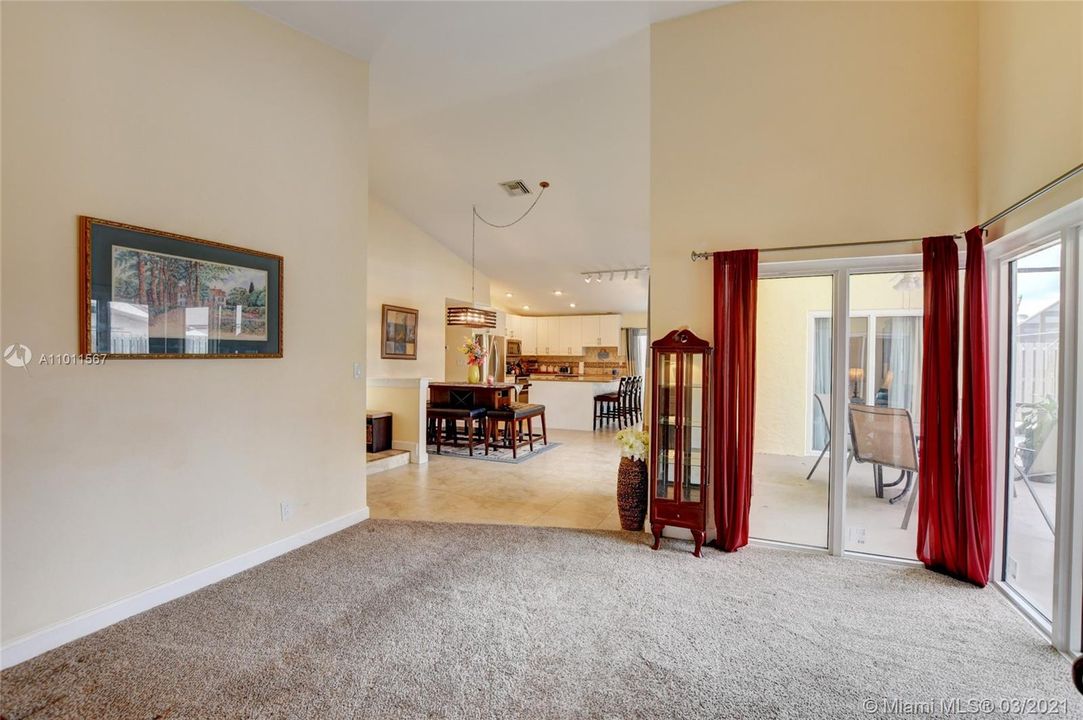 Vendido Recientemente: $450,000 (4 camas, 2 baños, 1874 Pies cuadrados)