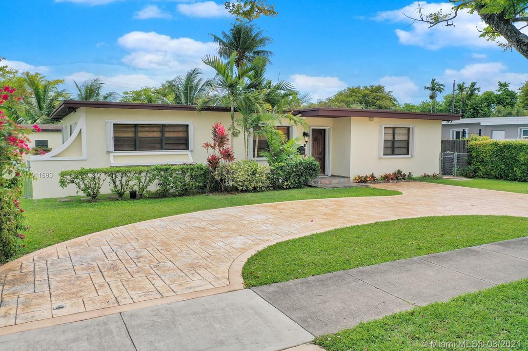 Recently Sold: $499,000 (3 beds, 2 baths, 1615 Square Feet)