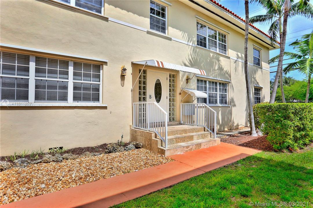 A great Coral Gables central location.