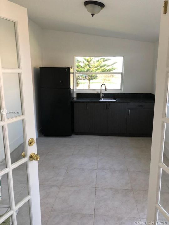 Recently Rented: $1,000 (1 beds, 1 baths, 1371 Square Feet)