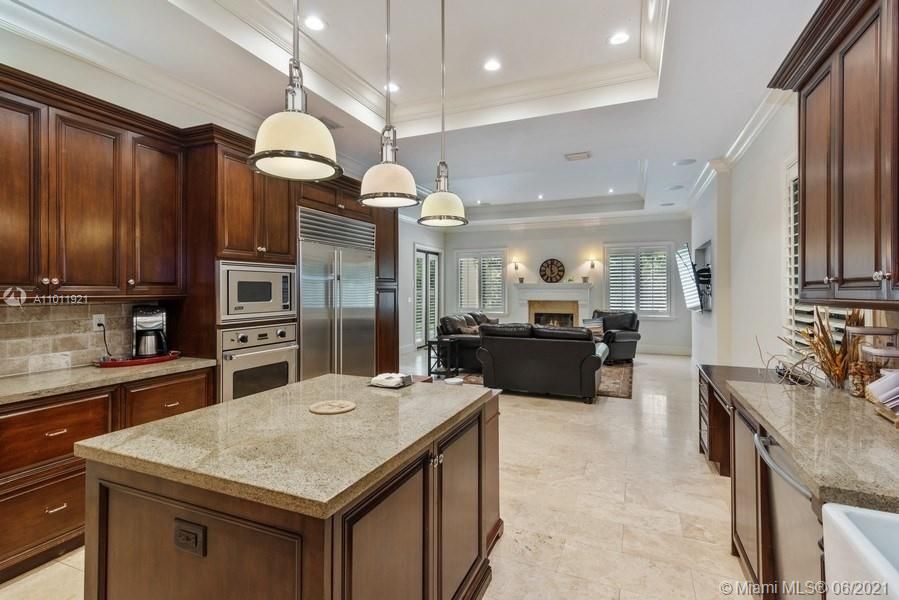 Recently Sold: $2,500,000 (5 beds, 5 baths, 4437 Square Feet)