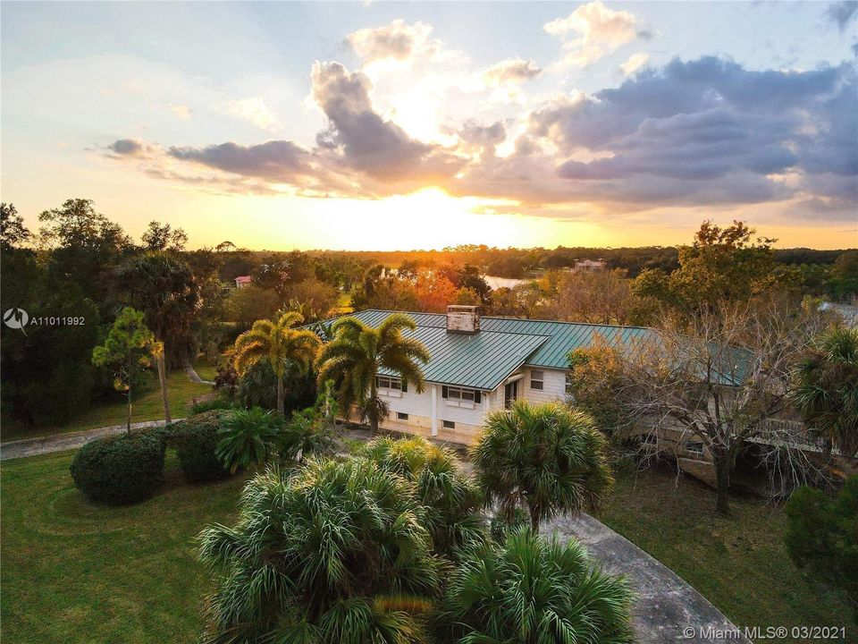 Recently Sold: $1,395,000 (5 beds, 5 baths, 7154 Square Feet)