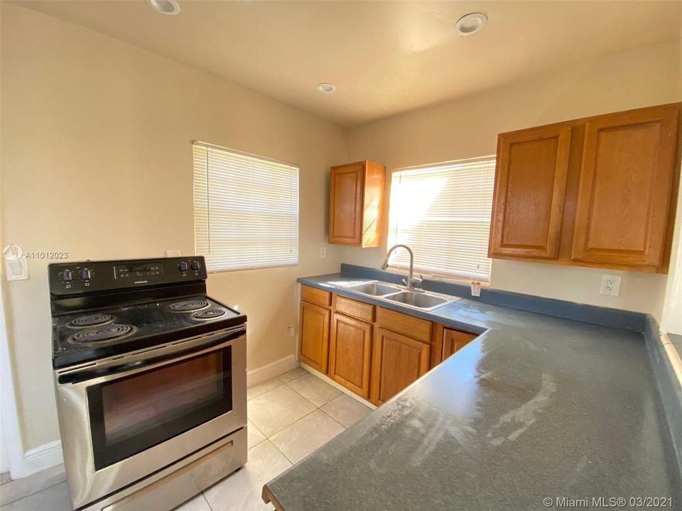 Recently Sold: $120,000 (3 beds, 1 baths, 832 Square Feet)