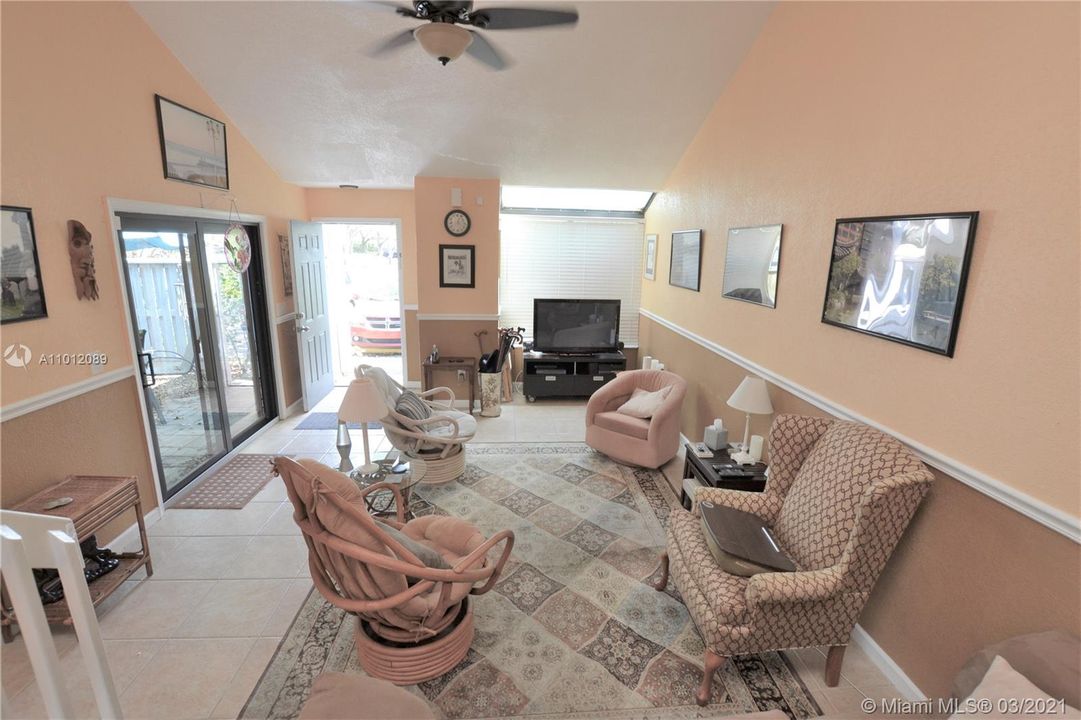 Recently Sold: $228,000 (3 beds, 2 baths, 1770 Square Feet)