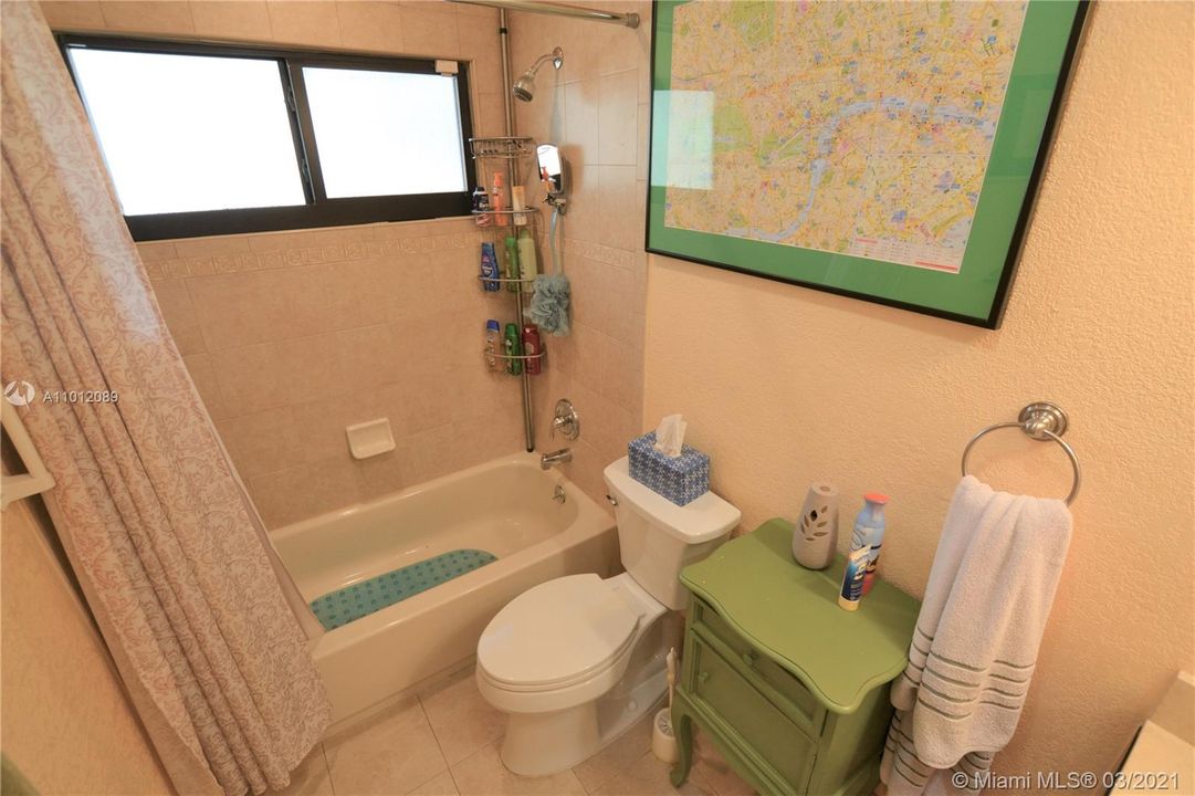 Recently Sold: $228,000 (3 beds, 2 baths, 1770 Square Feet)