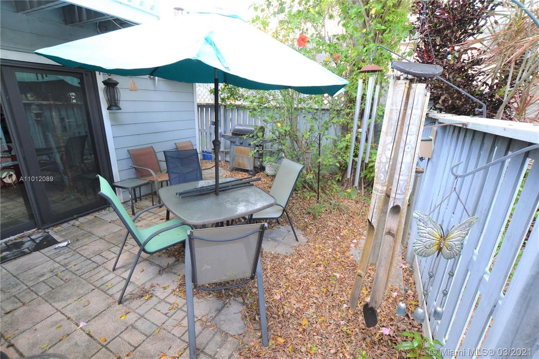 Recently Sold: $228,000 (3 beds, 2 baths, 1770 Square Feet)