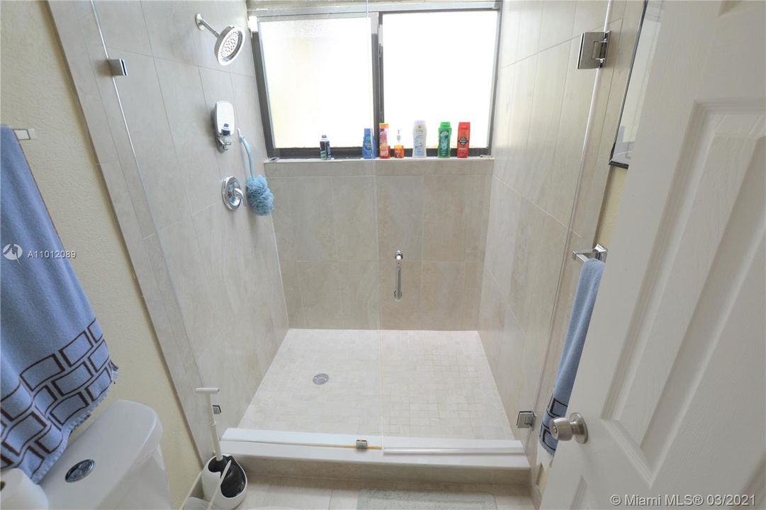 Recently Sold: $228,000 (3 beds, 2 baths, 1770 Square Feet)