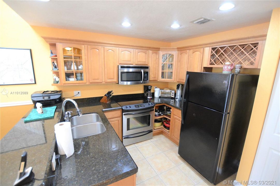 Recently Sold: $228,000 (3 beds, 2 baths, 1770 Square Feet)