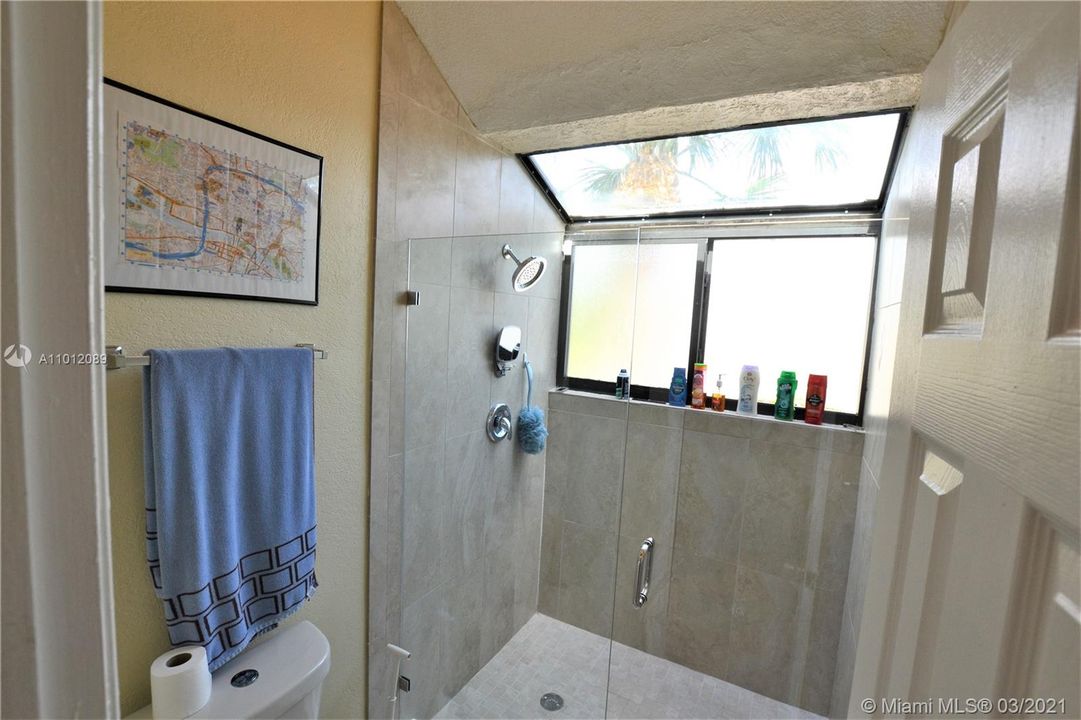 Recently Sold: $228,000 (3 beds, 2 baths, 1770 Square Feet)