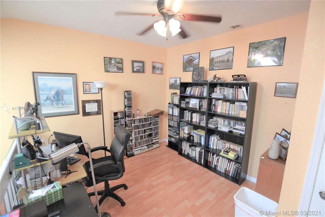 Recently Sold: $228,000 (3 beds, 2 baths, 1770 Square Feet)