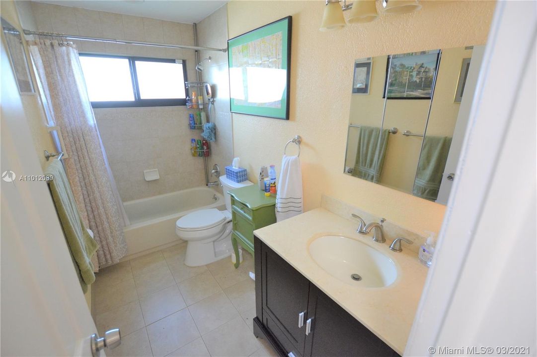 Recently Sold: $228,000 (3 beds, 2 baths, 1770 Square Feet)