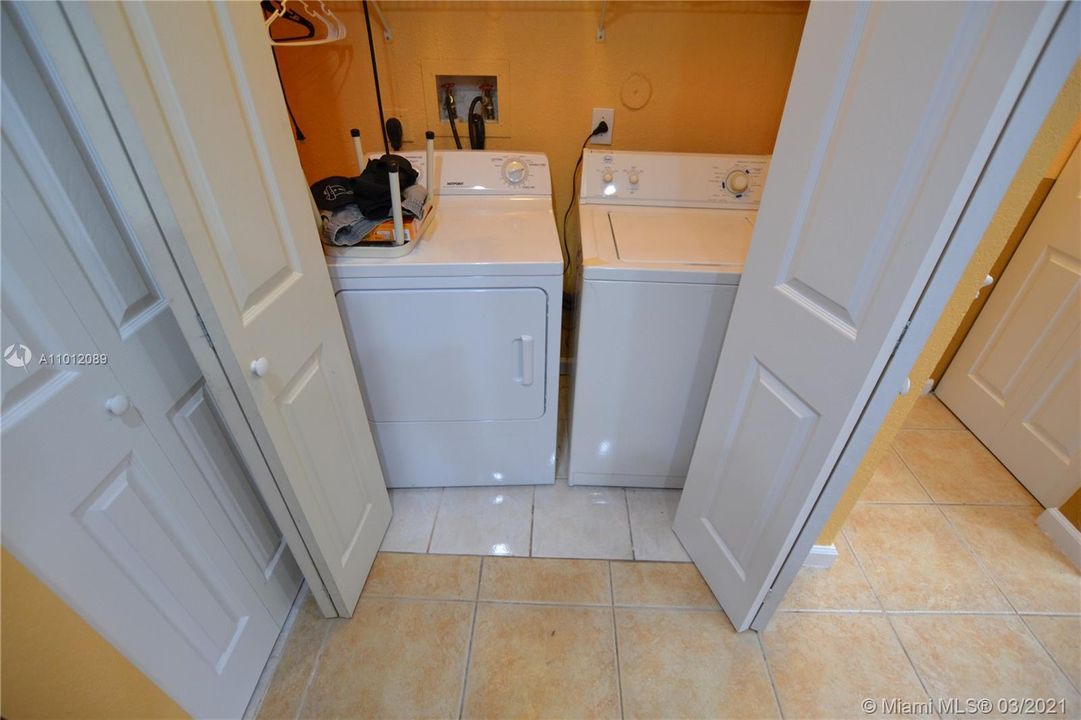 Recently Sold: $228,000 (3 beds, 2 baths, 1770 Square Feet)