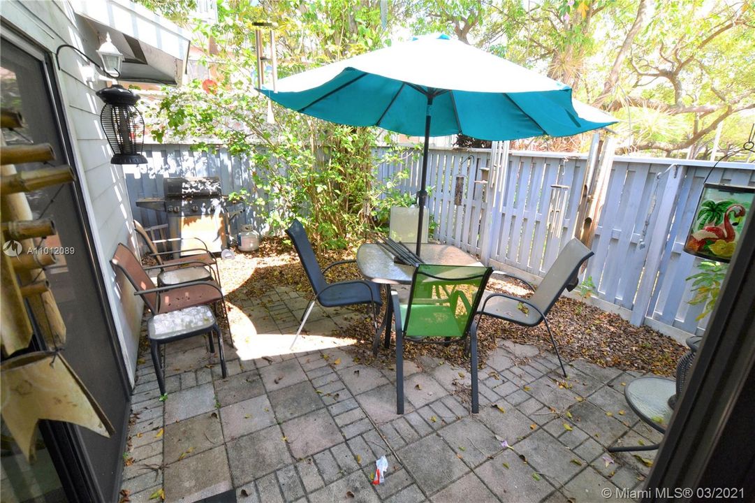 Recently Sold: $228,000 (3 beds, 2 baths, 1770 Square Feet)