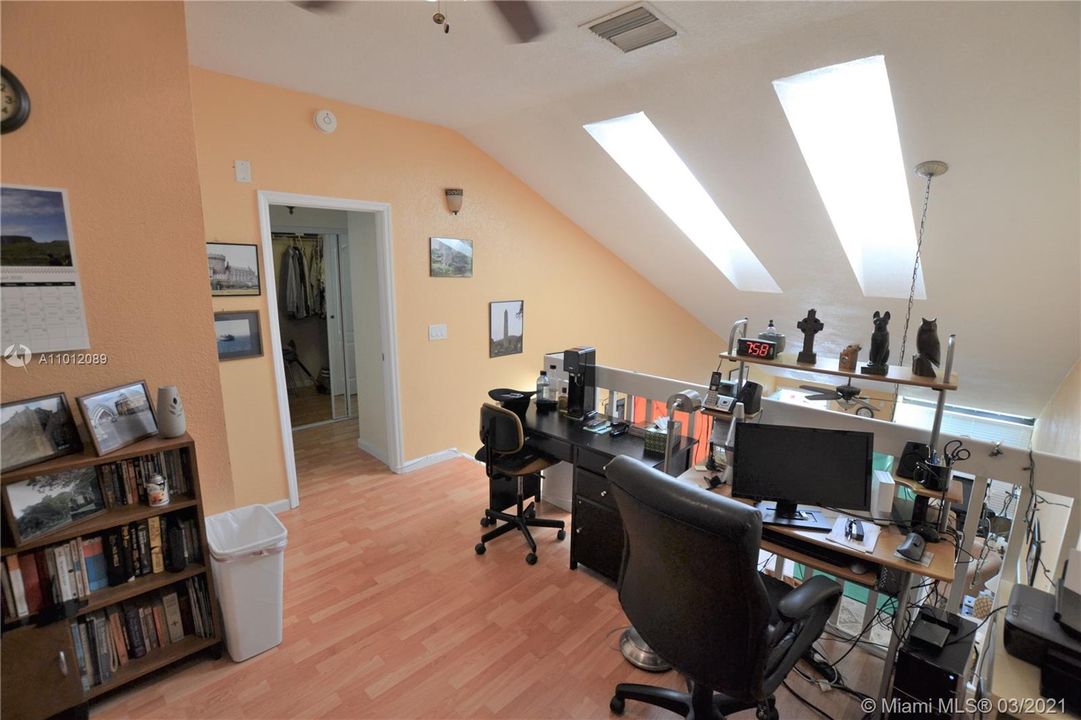 Recently Sold: $228,000 (3 beds, 2 baths, 1770 Square Feet)