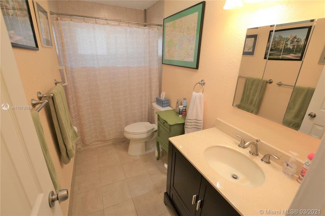 Recently Sold: $228,000 (3 beds, 2 baths, 1770 Square Feet)