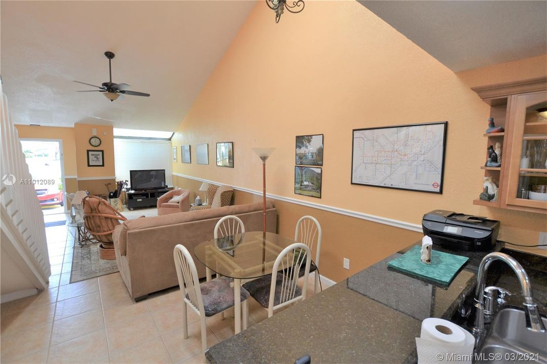 Recently Sold: $228,000 (3 beds, 2 baths, 1770 Square Feet)