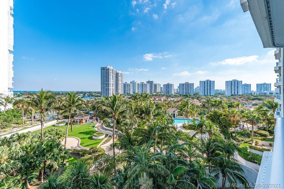 Recently Sold: $630,000 (2 beds, 2 baths, 1696 Square Feet)