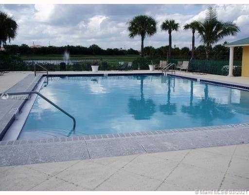 Recently Rented: $1,200 (1 beds, 1 baths, 704 Square Feet)