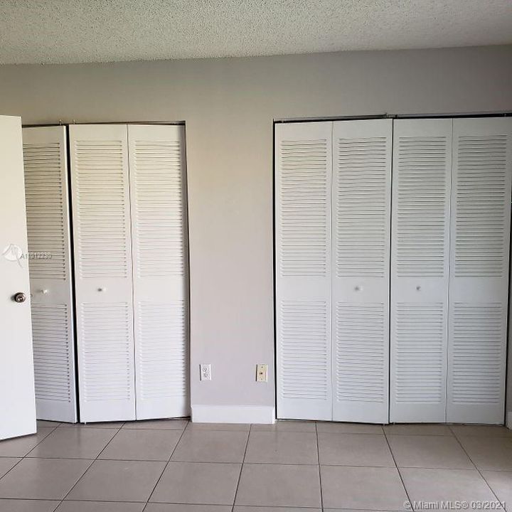 Recently Rented: $1,200 (1 beds, 1 baths, 704 Square Feet)