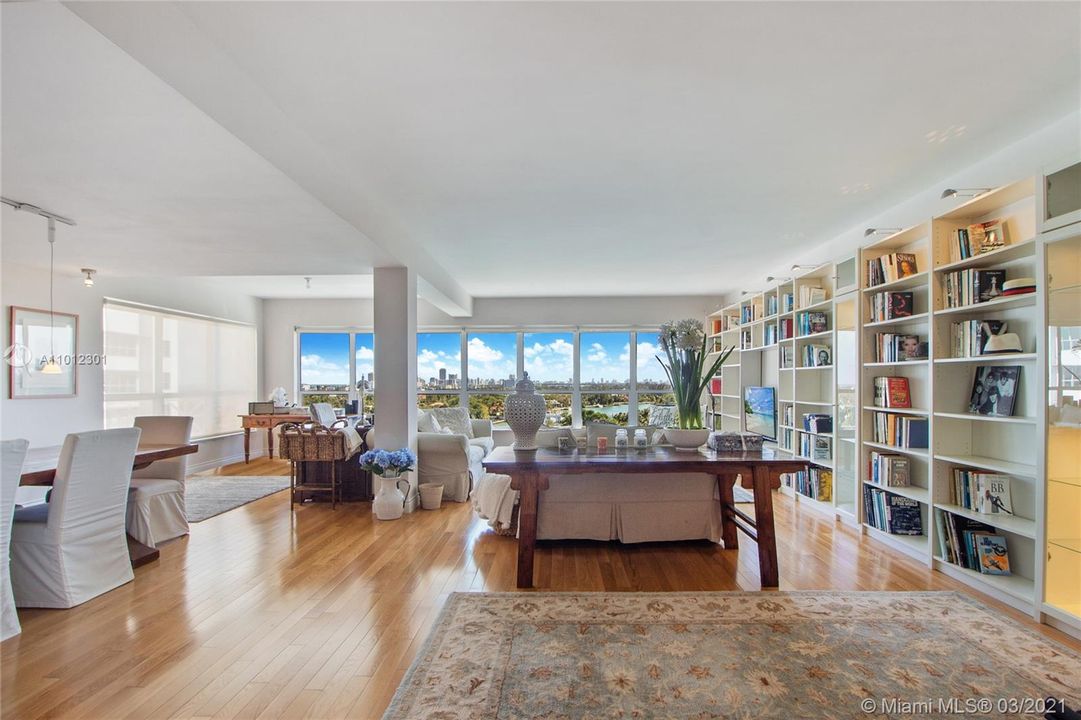 Recently Sold: $850,000 (2 beds, 2 baths, 1820 Square Feet)