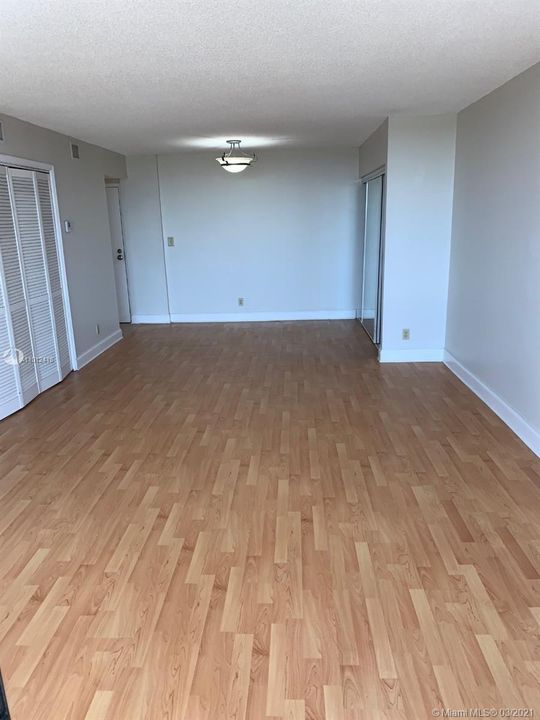 Recently Rented: $1,150 (1 beds, 1 baths, 822 Square Feet)